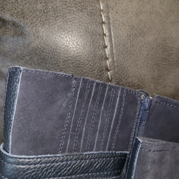 Clarks Whistle Whey wide leg boots dark Navy blue size 9.5 - Picture 6 of 9